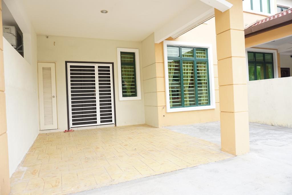 Warisan Indah Homestay Klia 1 Melayu Sahaja Sepang Exteriör bild